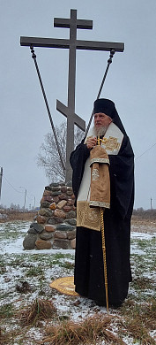 На въезде в село Введенье освятили поклонный крест